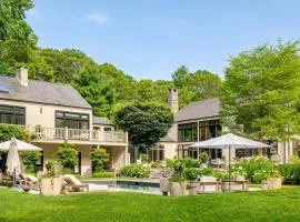 Luxurious 8 Bedroom Retreat with Pool East Hampton