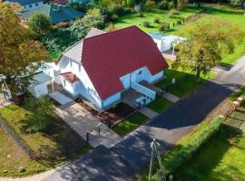Ferienhaus Klara - Achterwasser-Findling, hotel en Netzelkow