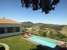 Outstanding Pinhao Villa 4 Bedrooms Villa Gouva Pool Table, hotel v destinaci Pinhão