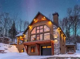 Promontoire-29 Mountain chalet with a hot tub