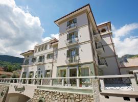 Hotel Al Campanile - Luxury Suites & Apartments, hotel v destinácii Baveno