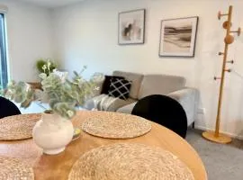 Cosy Townhouse Close to Wolfbook Arena One KM Away From Railway Station With Rare Onsite EV Car Park