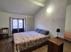 Appartamento completo o Camere private, Lecco Centro vicino alla stazione e al lago
