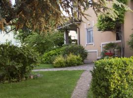 Il Giardino, hotel cu parcare din Trenzano