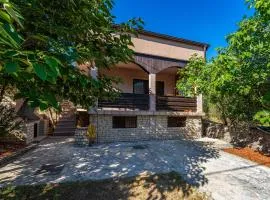 Beautiful Home In Starigrad - Paklenica With Wifi
