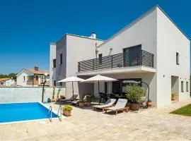 Beautiful Home In Porec