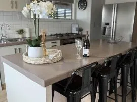 Relax at Jollie-Cozy 3-Bedroom Home, Central Twizel