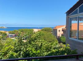 Trilocale vista mare, hotel v destinaci Lumio