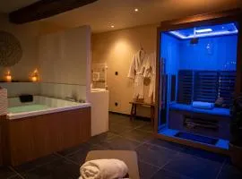 La Parenthèse Suites - appartement luxueux avec sauna et baignoire balnéo