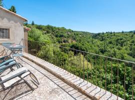 3 Bedroom Stunning Home In Saignon, hotel en Saignon