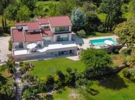 Domizil Opatija A&N, Villa mit Pool, Wohlfühloase mit Meerblick