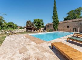 Superbe Maison Avec Piscine, hotel em Rauzan