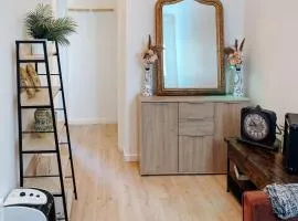 Quiet and bright apartment with separate bedroom
