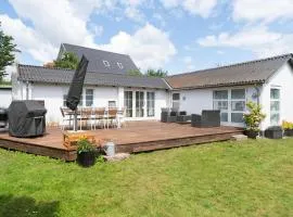 Lovely Home In Faxe Ladeplads With Wifi