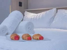 Unit 1 Stylish & Chic 1-BR Flat, Free Wi-Fi, Free Parking, Intimate Location