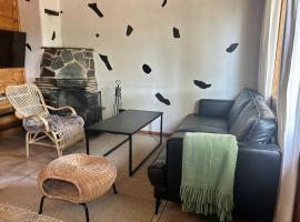 Rivitahko، فندق مع موقف سيارات في تاكوفوري