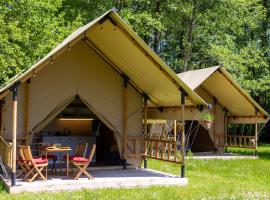 Januszówka - ranczo turystyczne, hotel u gradu 'Wielki Klińcz'
