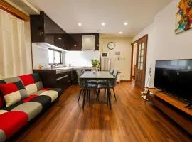 Three minutes walk to subway Direct to the airport Umeda business district