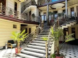 Hotel Grand House Real Estate