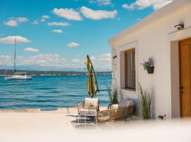 Villa Škalja Beachfront House Magazin – hotel w mieście Ždrelac