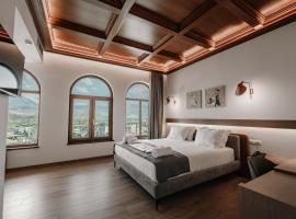 Sharm Hotel Luxury, hotel v destinaci Gjirokastër