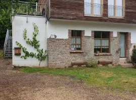 Gegenüber der Mühle