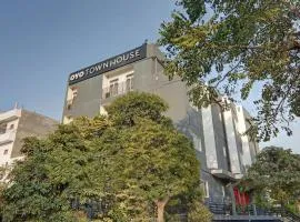 Super Townhouse 139 Ashiyana Smriti Upvan Near Emerald Mall Lucknow