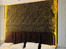 Hotel Radha Madhavam Luxurious Boutique Stay, Hotel in Mathura
