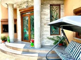 Casa Cristian 900 de metri pana la lac