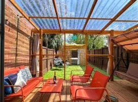 St Stephen's Retreat - Hot Tub & Fire Pit - FREE Parking