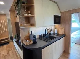 Štít Deluxe Studio