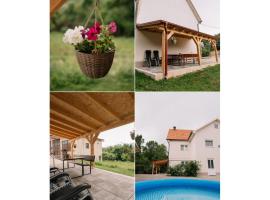 Village House Akar, hotel i Livno