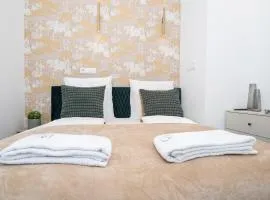 Studio Apartment by Hi5-Charming Studio