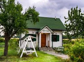 Biały Domek w Ogrodzie Różanym