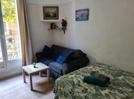 Appartement calme, hotel in Clichy