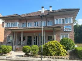 Hotel La Guindal, hotel v destinaci Arriondas