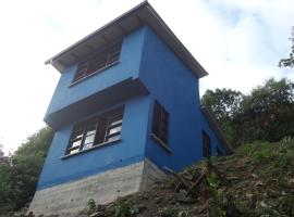 Blue Pine Farm Lodge Cabanas, Hotel in Coroico