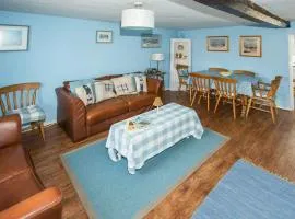Delphinium Cottage - Ukc2843