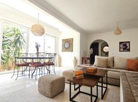 Villa vue mer imprenable- charme et tranquillit&eacute;, rumah kotej di Sidi Boulfdail