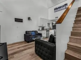Hollywood Stylish 1-Bedroom Loft with Balcony, Parking & Laundry