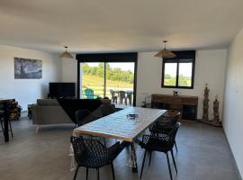 La Vallée des Biches G2, Hotel in Saint-Martin-Boulogne