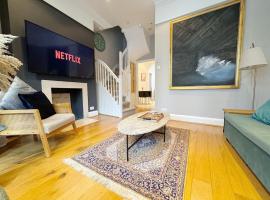 Stylish Duplex Condo Opposite Hyde Park, ξενοδοχείο στο Λονδίνο