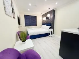 Modern Studio near Wembley with Easy Transport