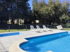 Hotel Alumine、ビージャ・クーラ・ブロチェロのアパートホテル