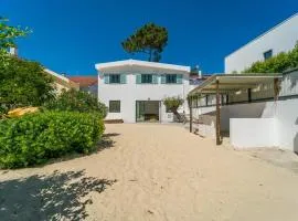 Spacious Home Garden & Cinema Costa da Caparica | By Airnest