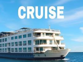 NILE CRUISE ROYAL QUEEN II every Monday from LUXOR 4 nights & every Friday from ASWAN 3 nights, hotel cerca de Aeropuerto Internacional de Lúxor - LXR, Luxor
