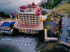 Santa Maria Luxury Suits, &xi;&epsilon;&nu;&omicron;&delta;&omicron;&chi;&epsilon;ί&omicron; &mu;&epsilon; &pi;&iota;&sigma;ί&nu;&alpha; &sigma;&tau;&eta; &Rho;ά&beta;&nu;&tau;&alpha;