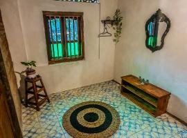 Rumah Gaharu - Wetan, hotel di Kalirejo