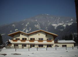 Ferienhaus Zillertal, готель у місті Штумм