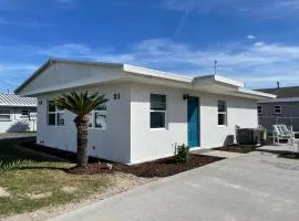 Cottage 31, Hibiscus Hut - Dora Canal Court - a downtown, waterfront community